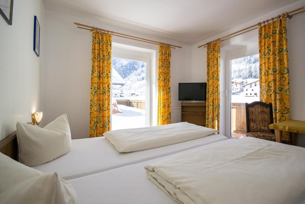 Pension Nina & Gasthof Alpenrose Gschnitz Extérieur photo