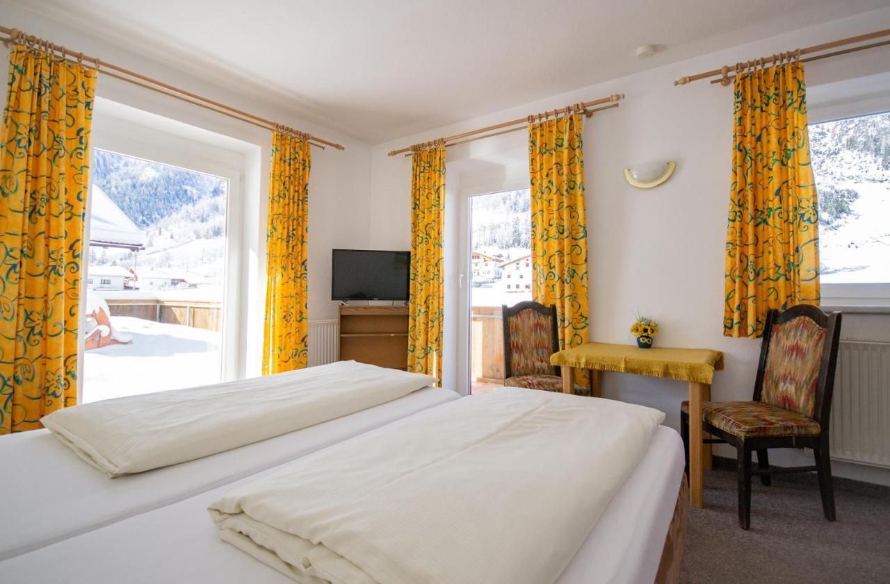 Pension Nina & Gasthof Alpenrose Gschnitz Extérieur photo