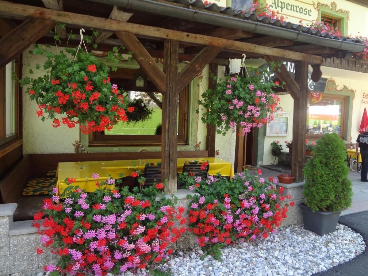 Pension Nina & Gasthof Alpenrose Gschnitz Extérieur photo