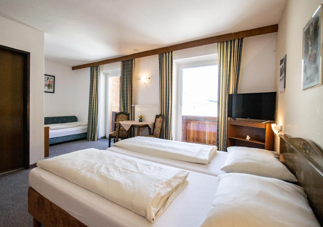 Pension Nina & Gasthof Alpenrose Gschnitz Extérieur photo